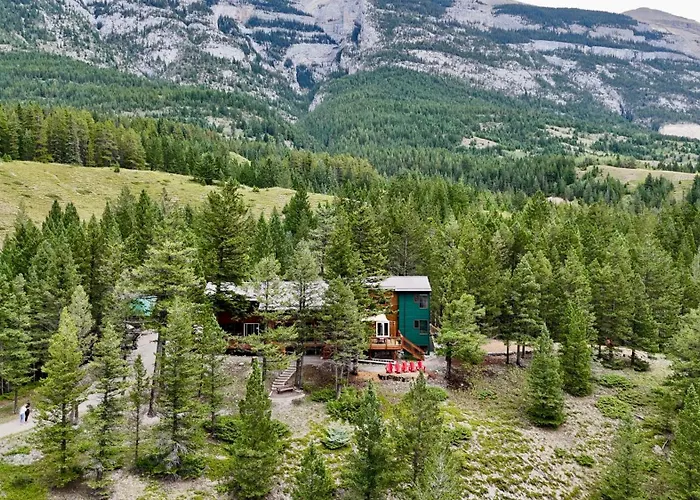 Canmore Alpine Hostel - Alpine Club Of Canada