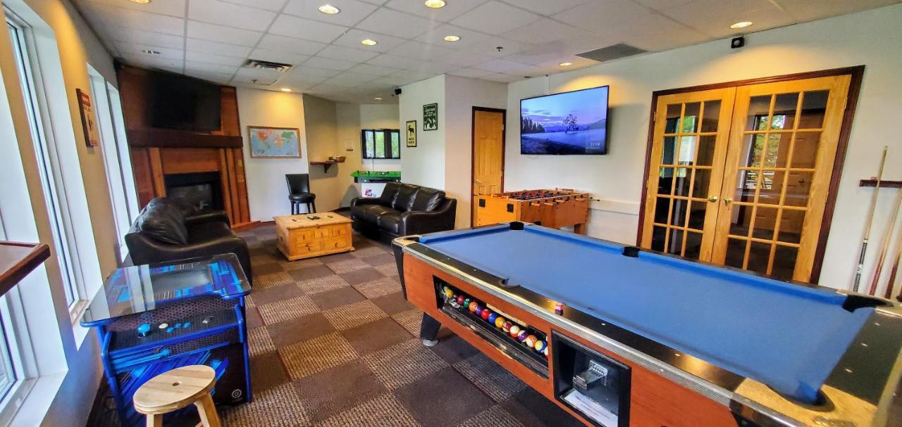 Paradise Club And Canmore
