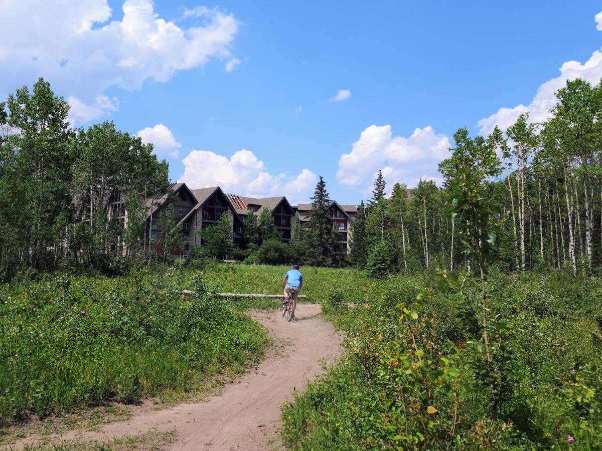 Paradise Club And Hotel Canmore