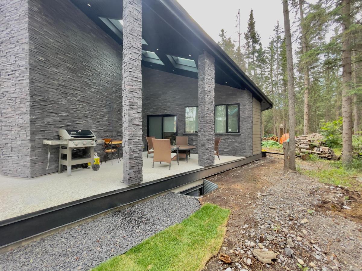 Romantic Luxury Retreat With Private Sauna & Spa, Pet Friendly, Elkside Hideout B&B *