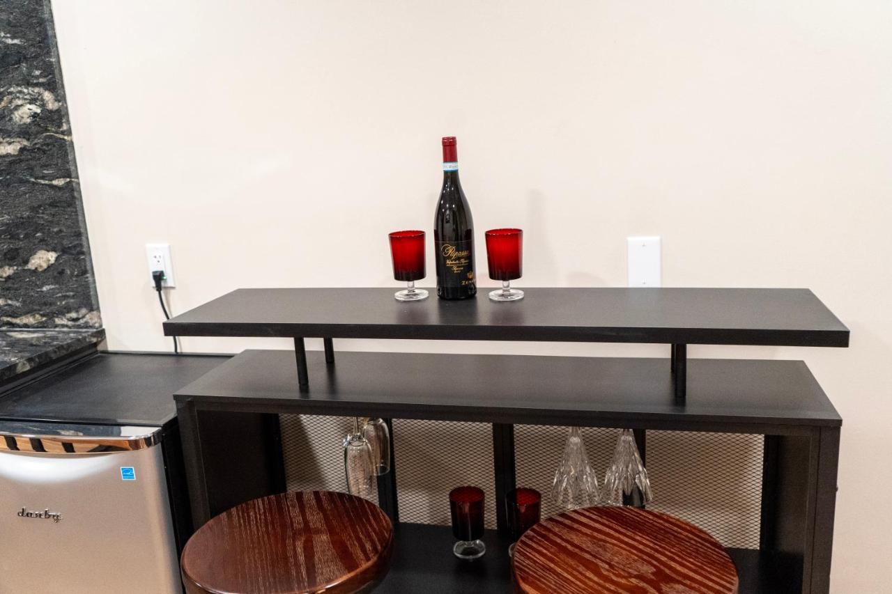 Guest house Romantic Luxury Retreat With Private Sauna & Spa, Pet Friendly, Elkside Hideout B&B Canmore