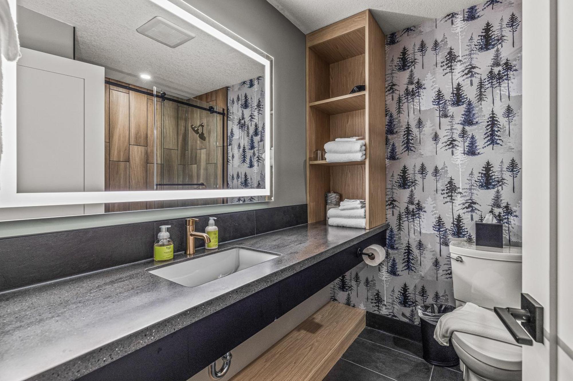 Mtn House By Basecamp Hotel