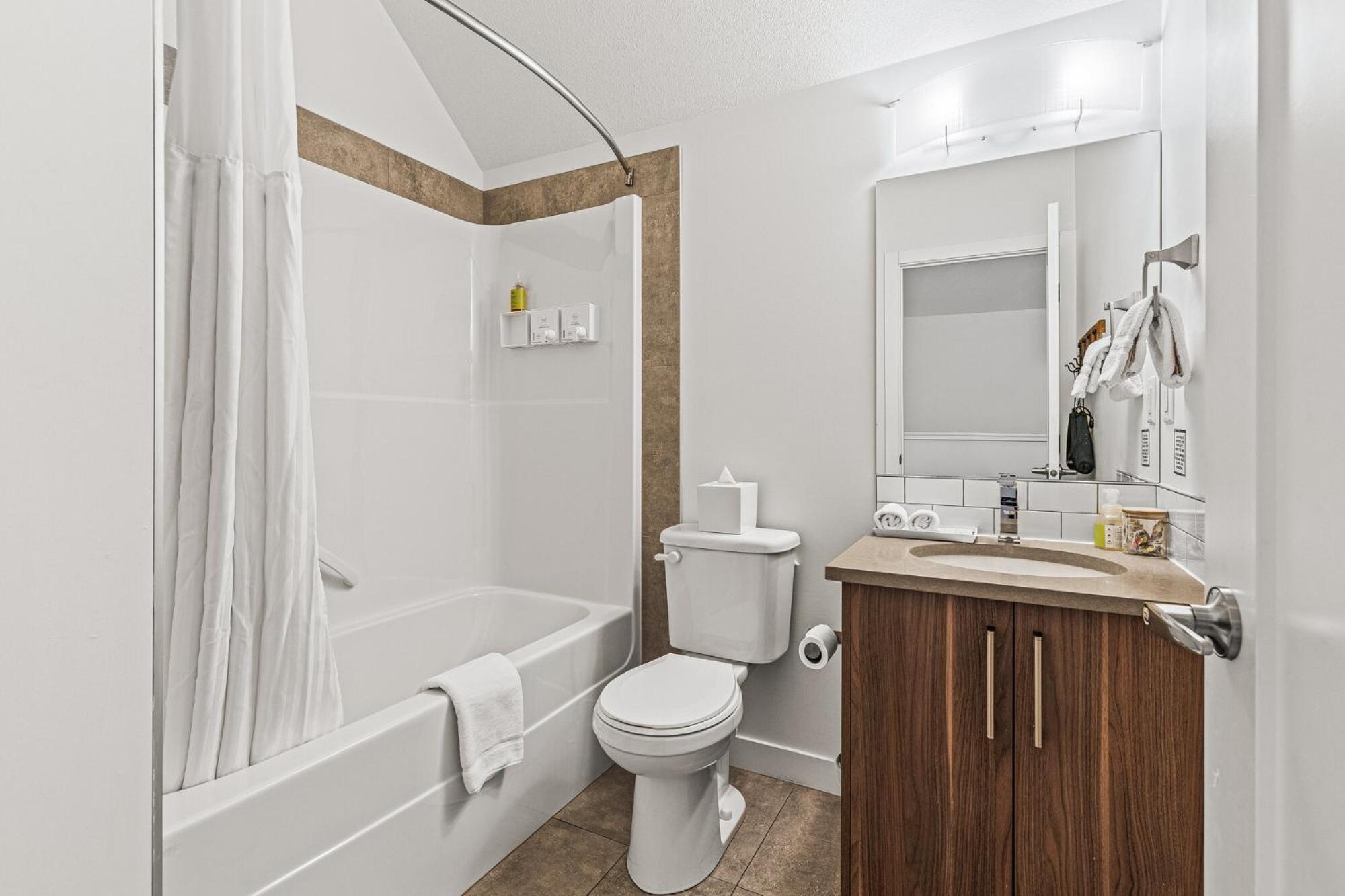 Hotel Basecamp Canmore