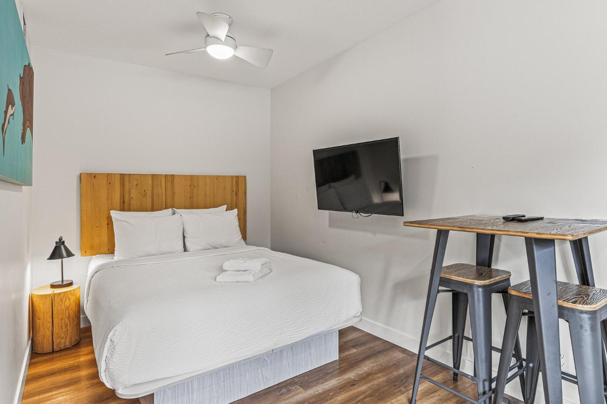 Basecamp Hotel 3*