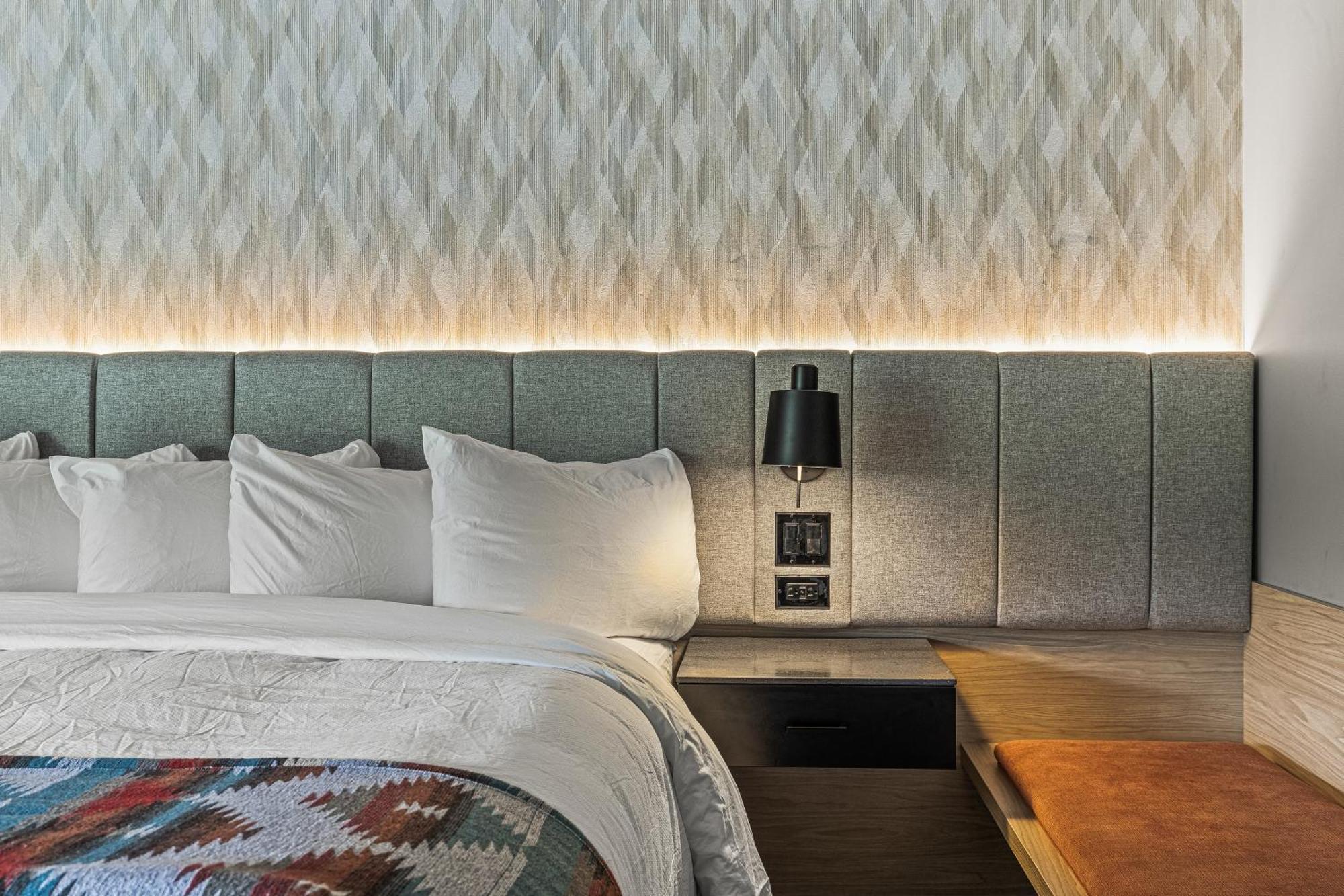 Hotel Mtn House By Basecamp 4*
