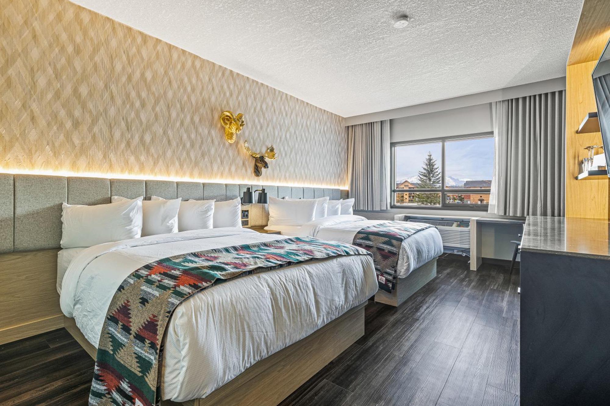 Mtn House By Basecamp Hotel 4*