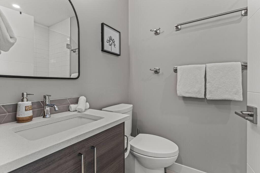K202 Hot Tub, Pool, Mtn View, Ac, Free Parking *