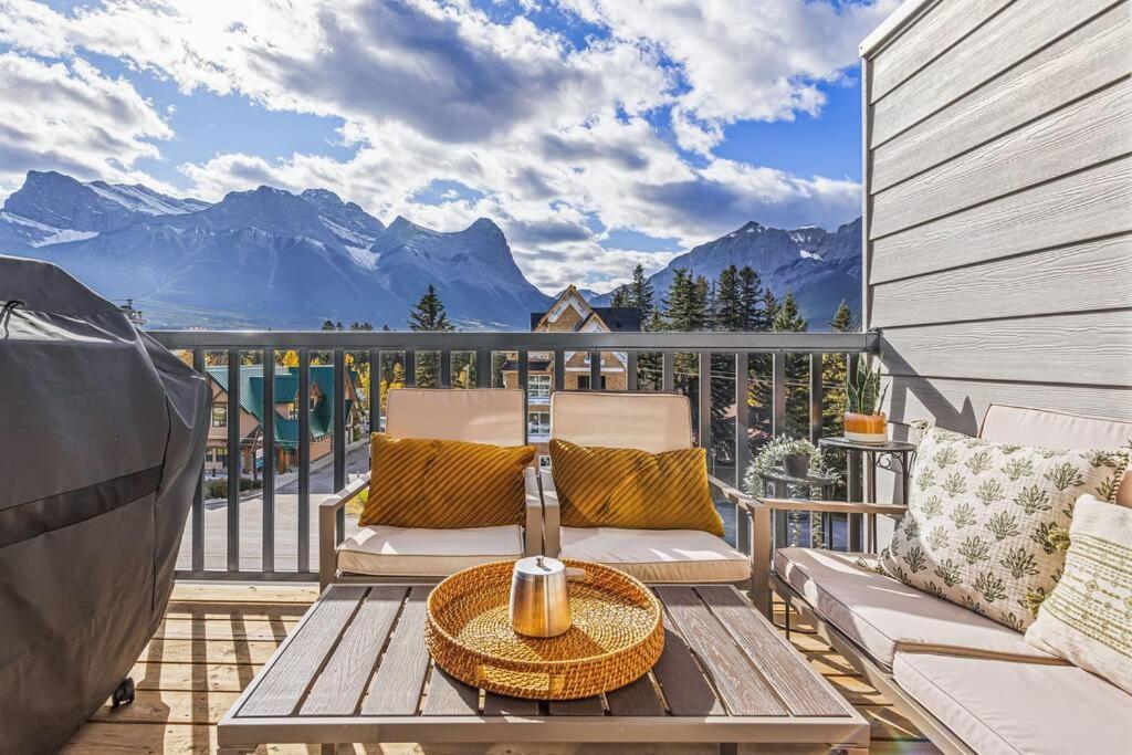 K202 Hot Tub, Pool, Mtn View, Ac, Free Parking Canmore