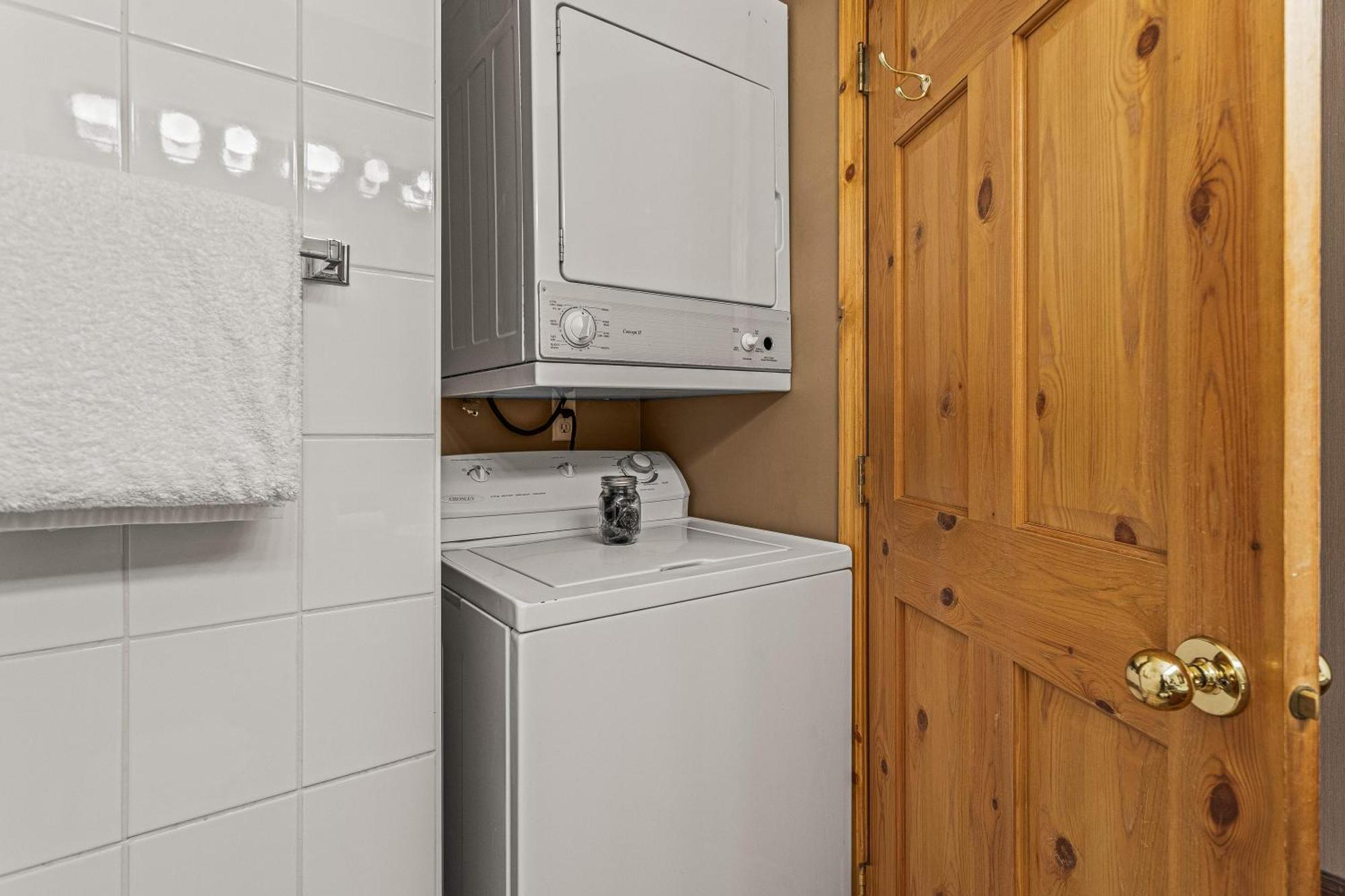 Aparthotel Bow Valley Chalets-entire 2 King Bedrooms Townhouse *