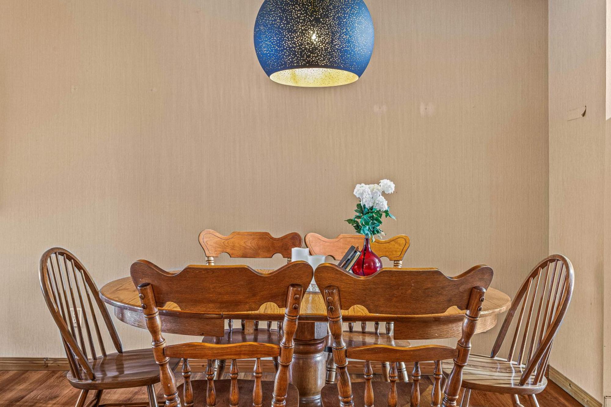 Aparthotel Bow Valley Chalets-entire 2 King Bedrooms Townhouse Canmore