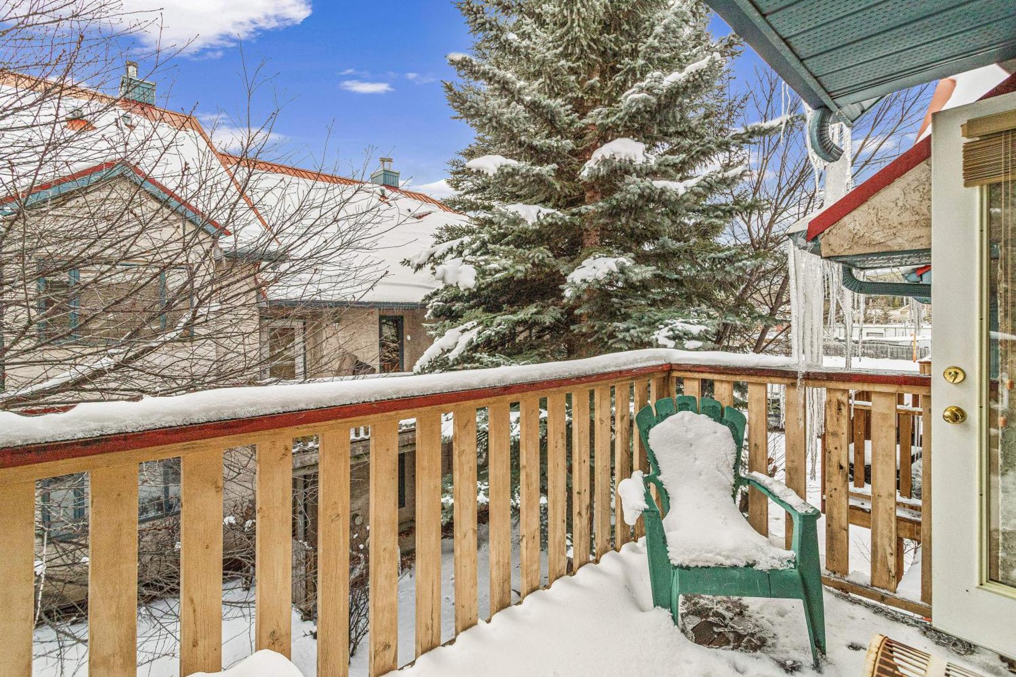 Aparthotel Bow Valley Chalets-entire 2 King Bedrooms Townhouse Canmore