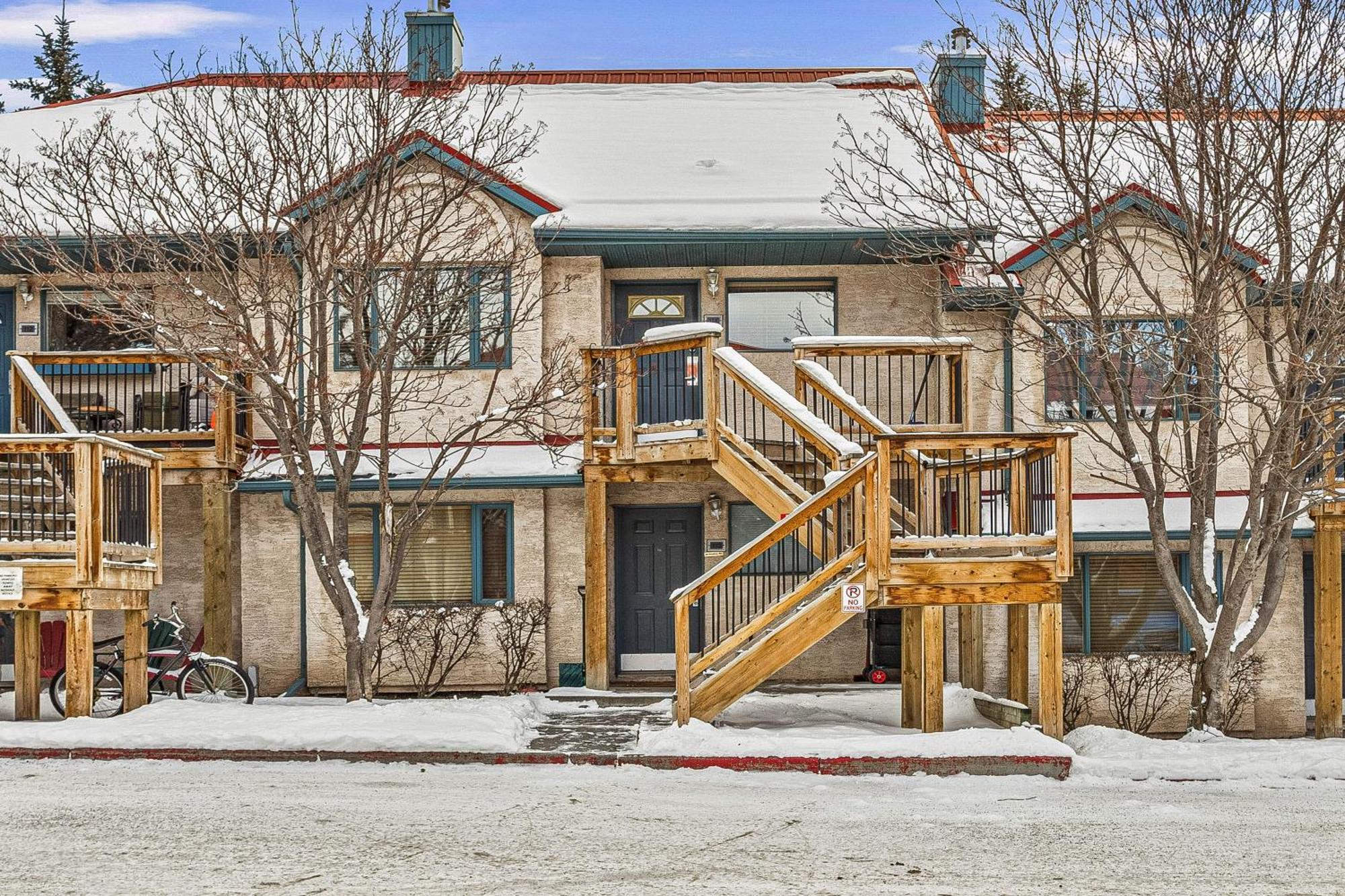 Aparthotel Bow Valley Chalets-entire 2 King Bedrooms Townhouse Canmore