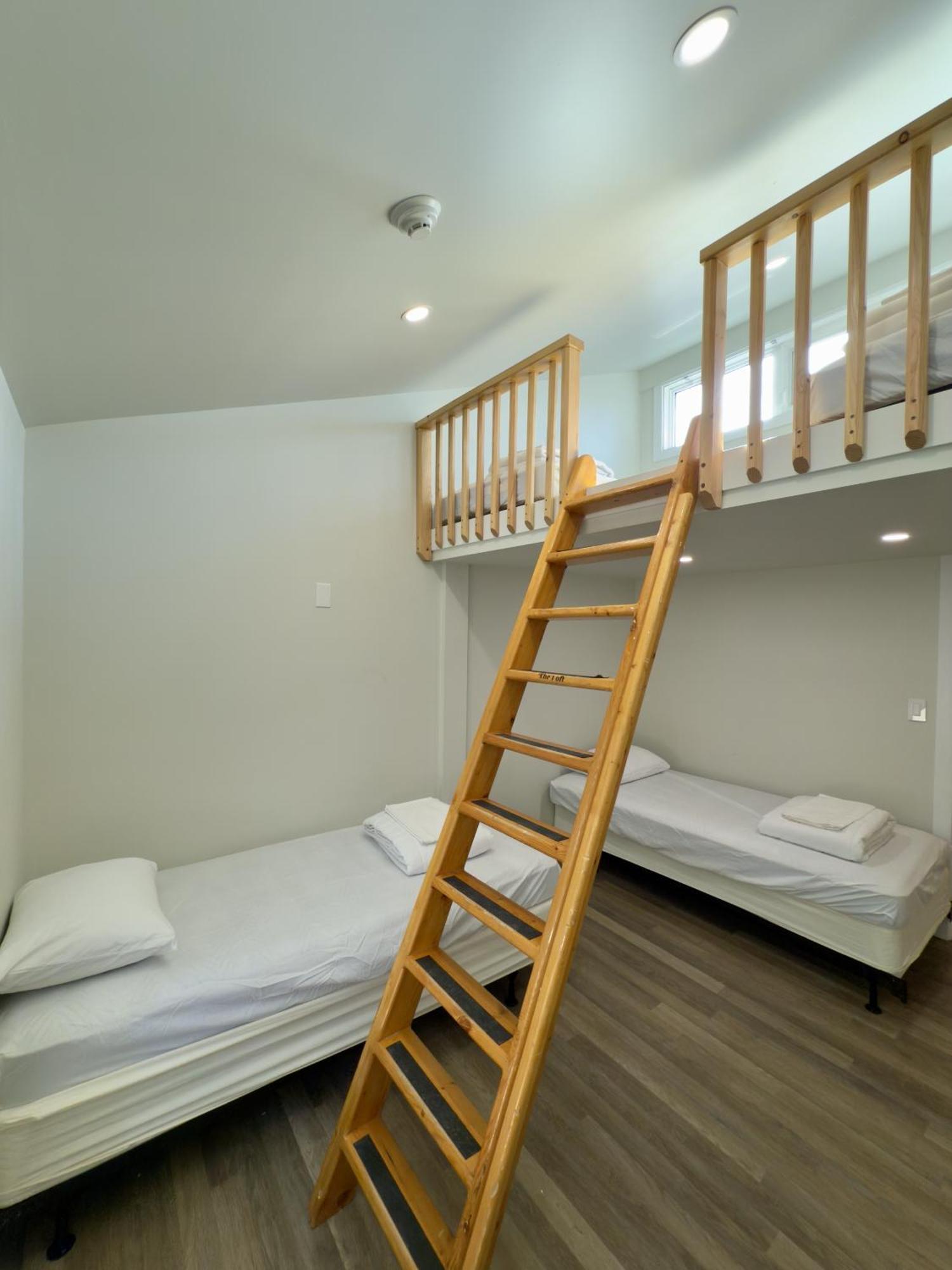 Hostel Alpine - Alpine Club Of Canada Canmore