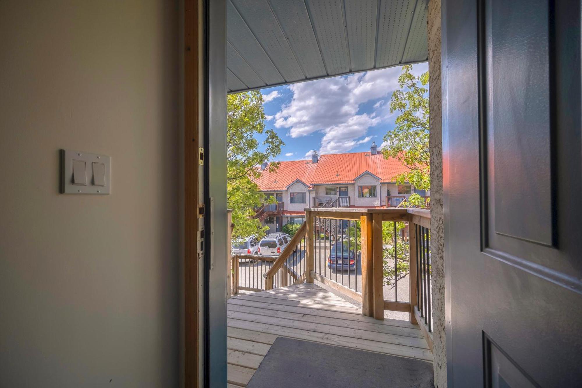Aparthotel Bow Valley Chalets-entire 2 King Bedrooms Townhouse Canmore