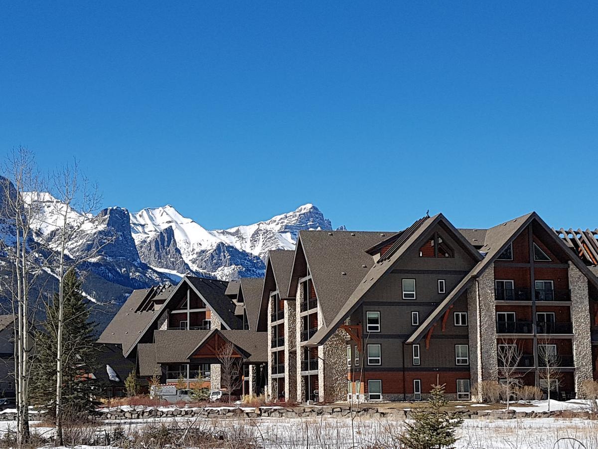 Hotel Paradise Club And Canmore