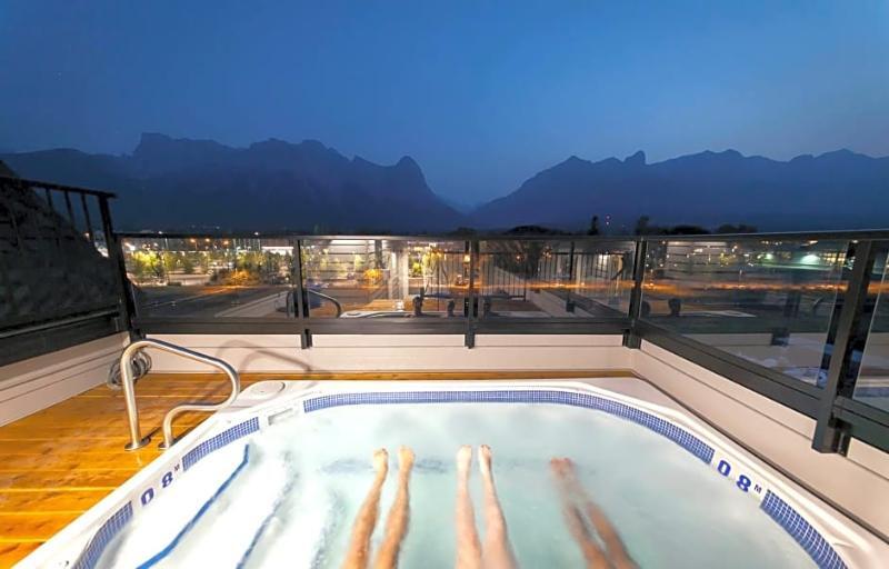 Basecamp Hotel