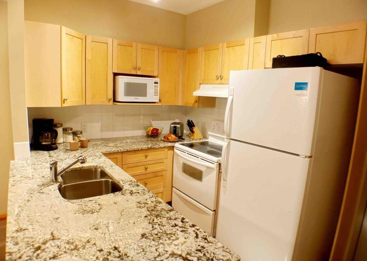 Wolf Apartment *
