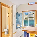 Canmore Mountain View Loft Apartment Heated Outdoor Pool