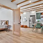 Ravens Crest Lodge - Stunning Views Perfectly Located On Main Street
