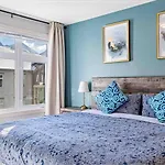 Lux 2Br 5Bd Suite Mountain View!