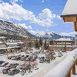 Mountain Vista Escape Downtown