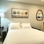 Brand New Luxury Condo At Banff Entrance
