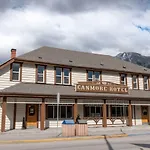 Party Hostel - The Canmore Hotel Hostel