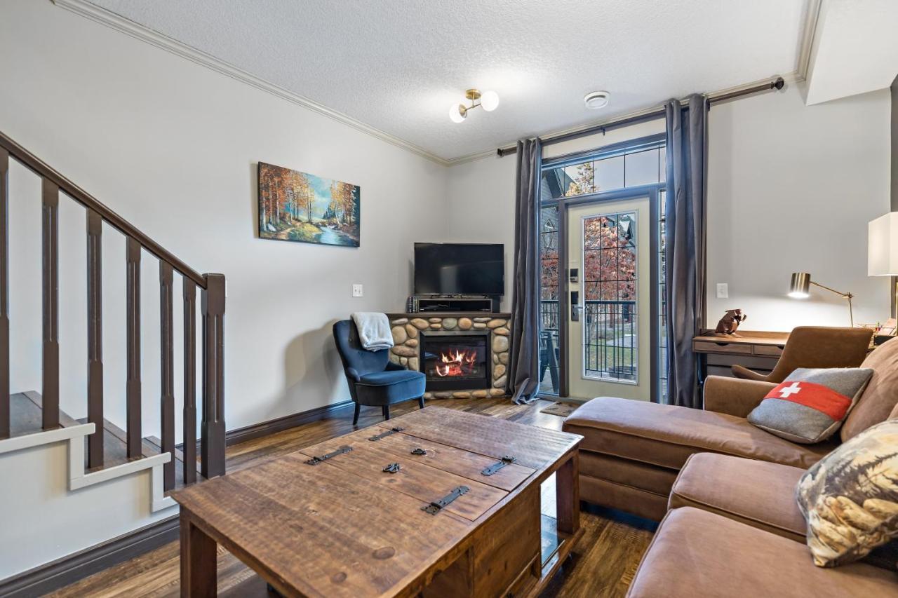 Apartment Relaxing Mountain Getaway At Mystic Springs, Pool, Hot Tub, Pets Welcome!
