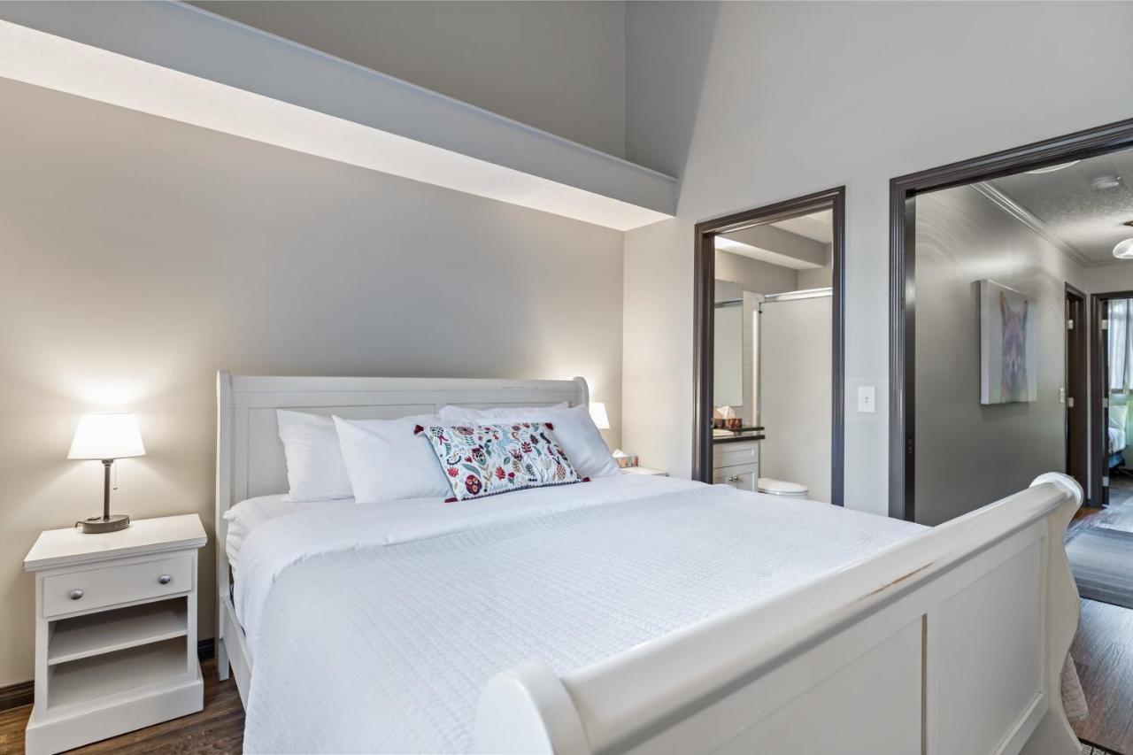 Apartment Relaxing Mountain Getaway At Mystic Springs, Pool, Hot Tub, Pets Welcome! *