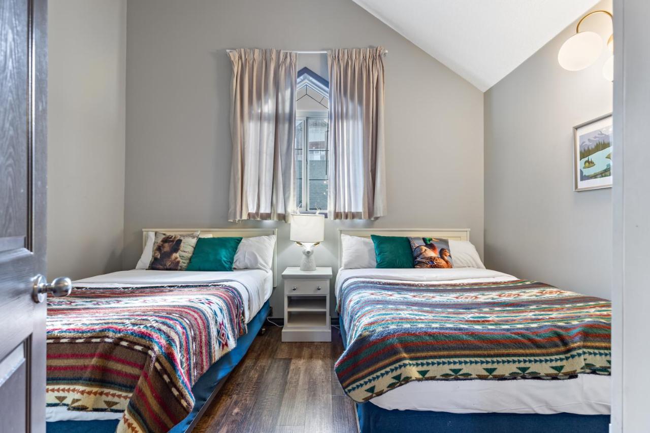 Relaxing Mountain Getaway At Mystic Springs, Pool, Hot Tub, Pets Welcome! Apartment Canmore