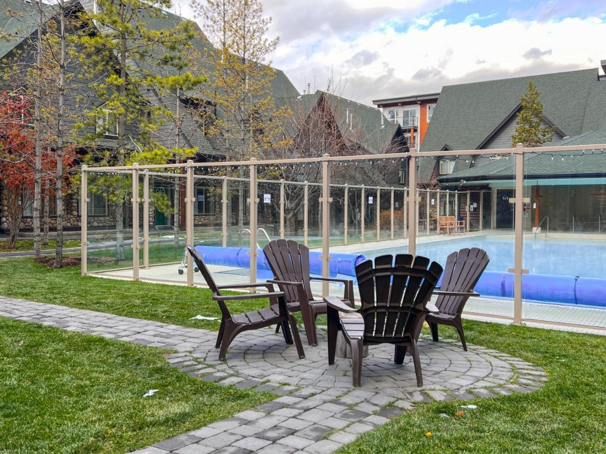 Apartment Relaxing Mountain Getaway At Mystic Springs, Pool, Hot Tub, Pets Welcome!
