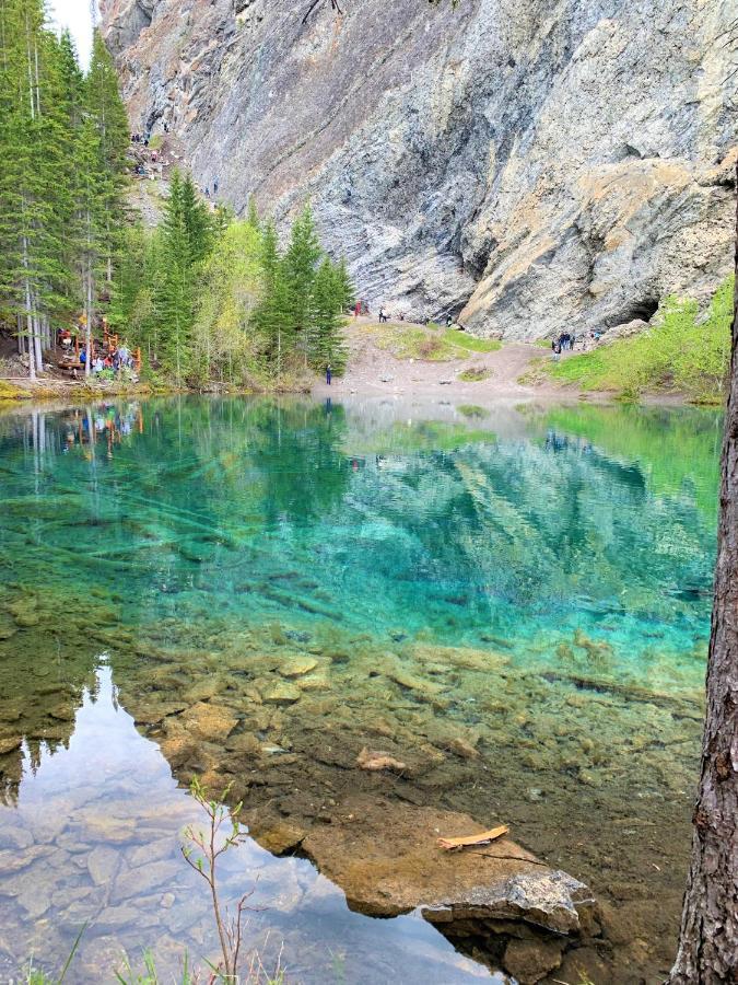 Inviting Rocky Mountain Hot Tub In Rated Managed By Little Sister Getaways Aparthotel