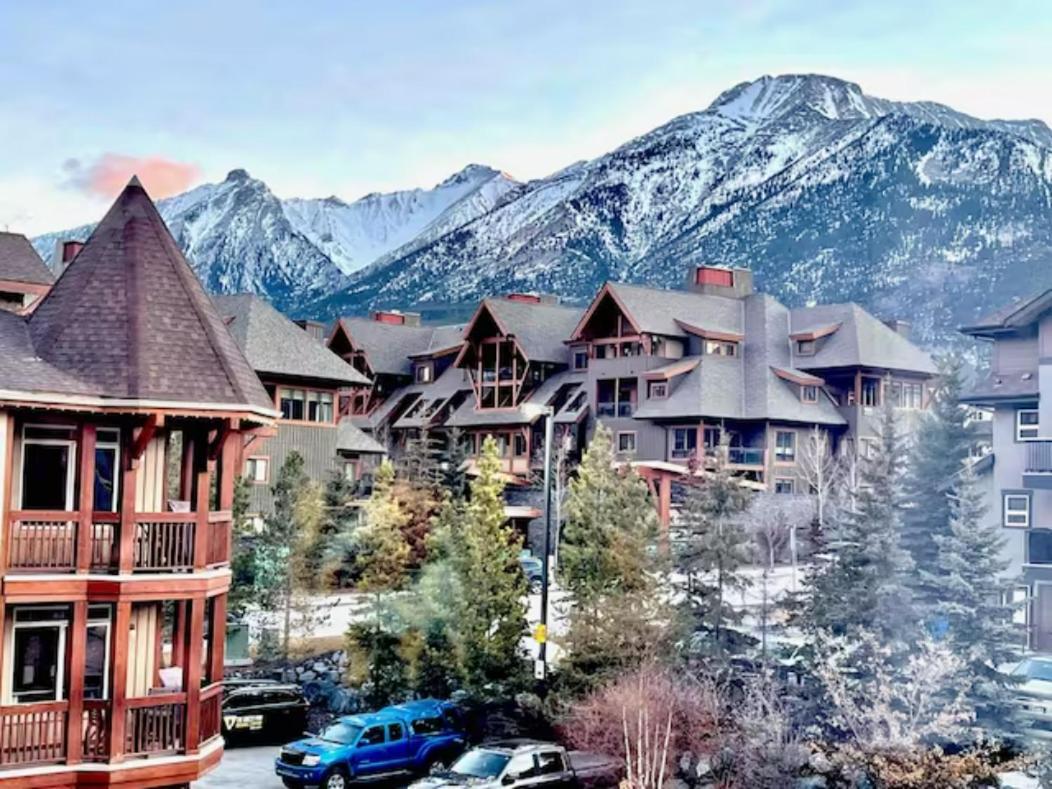 Falcon Crest 1 Bedroom With Gym & Hot-tubs & Mountain View * Canmore