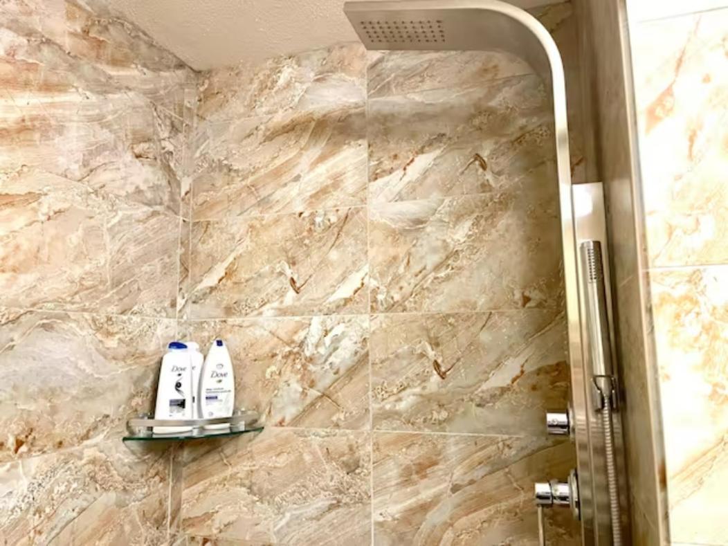 Falcon Crest 1 Bedroom With Gym & Hot-tubs & Mountain View