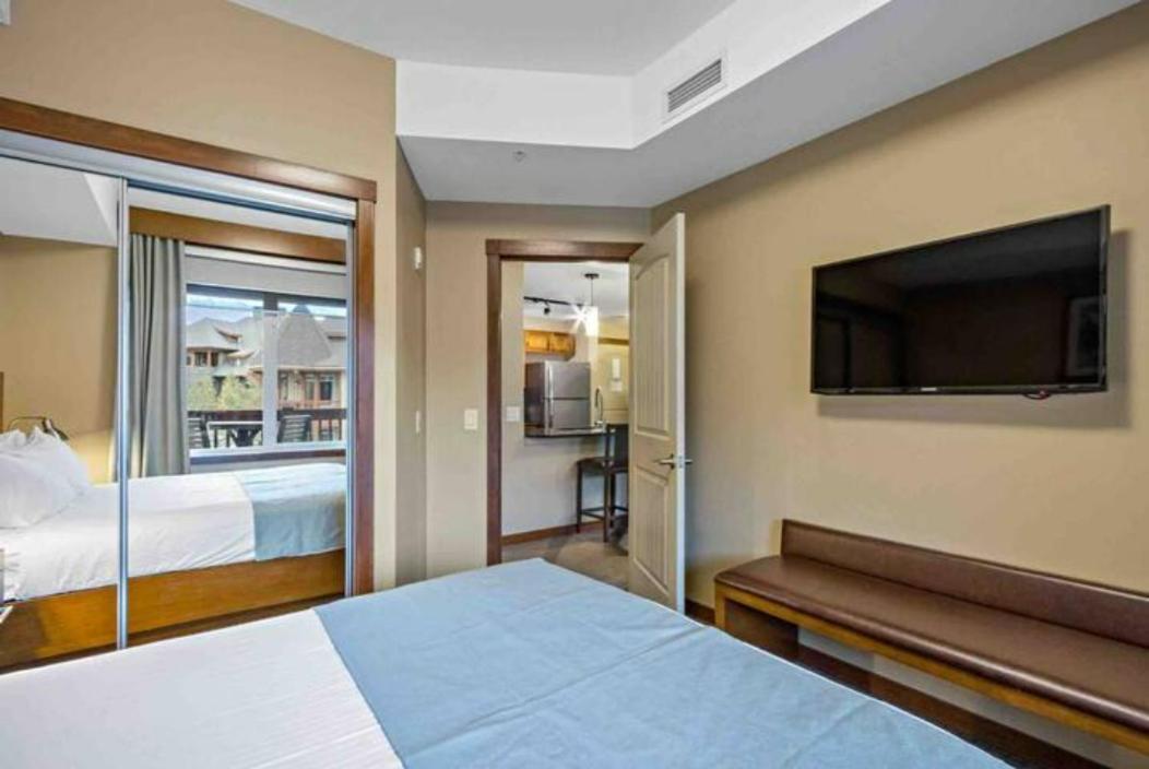 Falcon Crest 1 Bedroom With Gym & Hot-tubs & Mountain View *