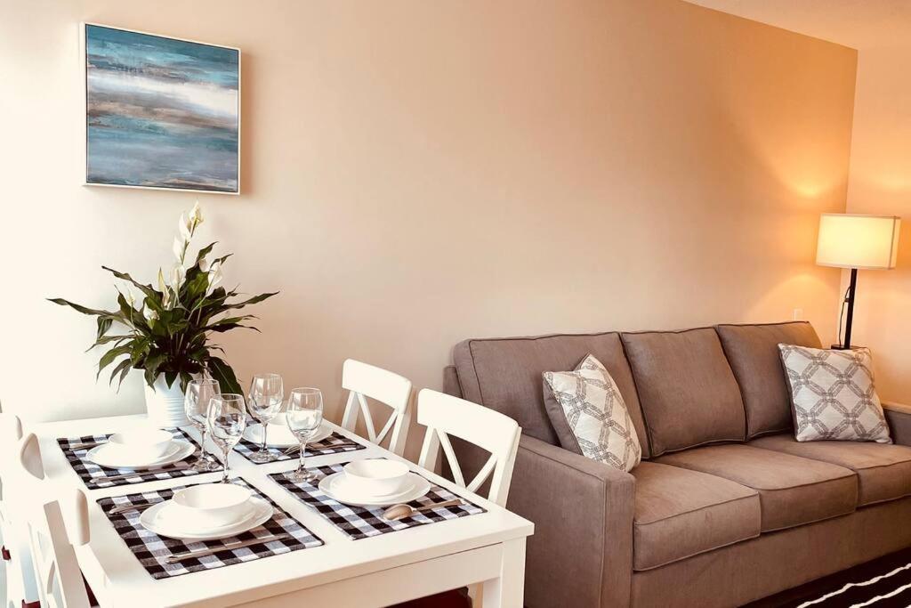 Unit #303 Mountain View 1br In Downtown Apartment