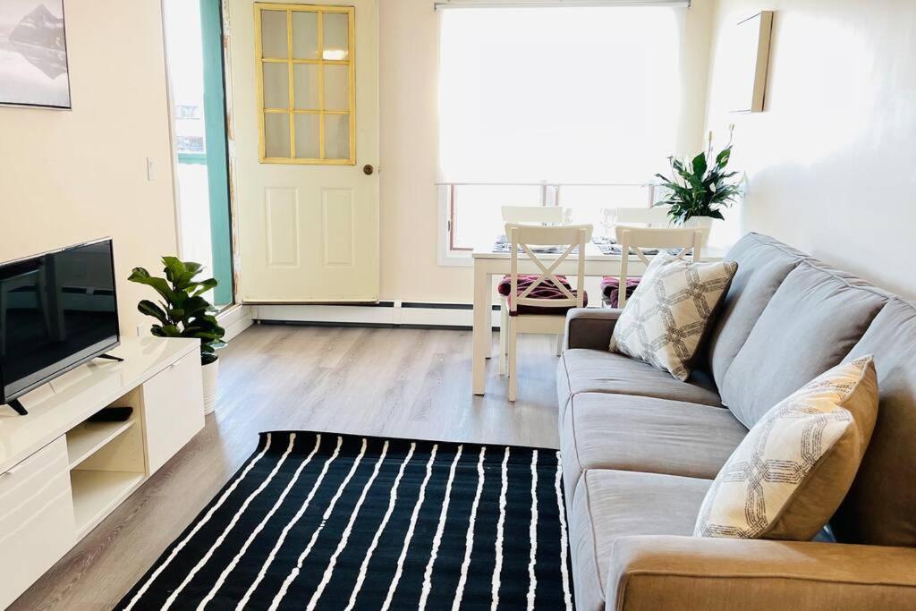 Unit #303 Mountain View 1br In Downtown Canmore