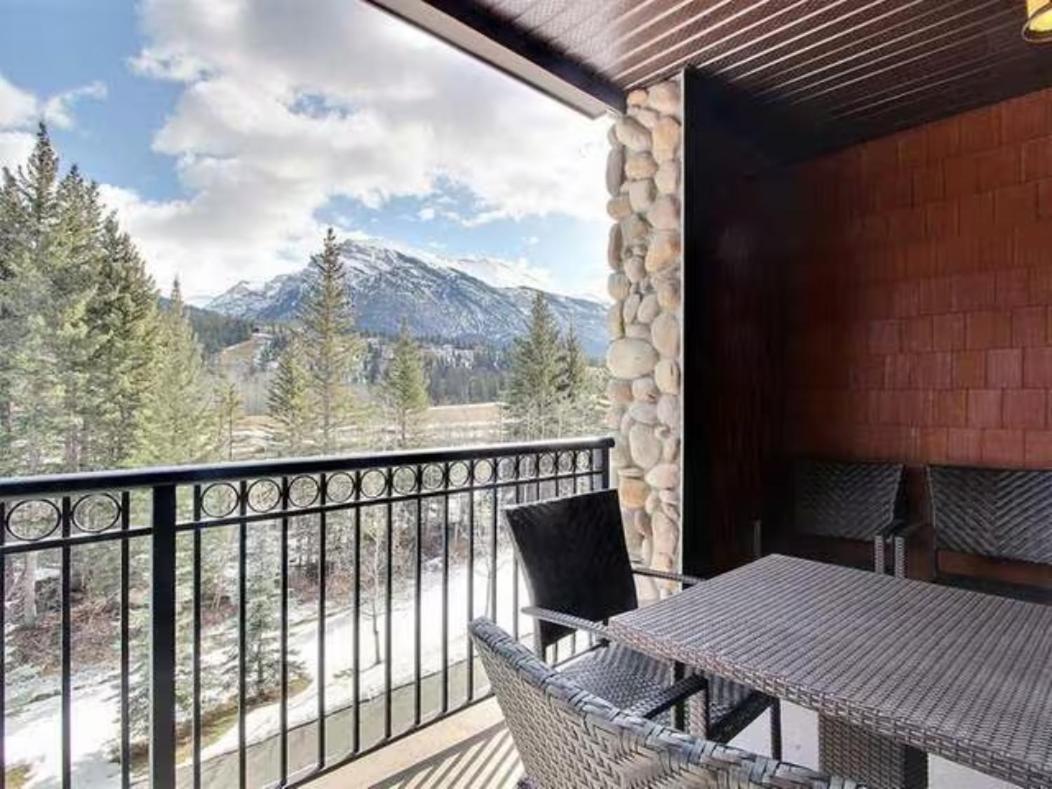 Apartment The Mountaineer By Instantsuites Pool & Hottub