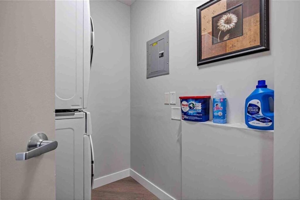 Lux 2br 5bd Mountain View! *