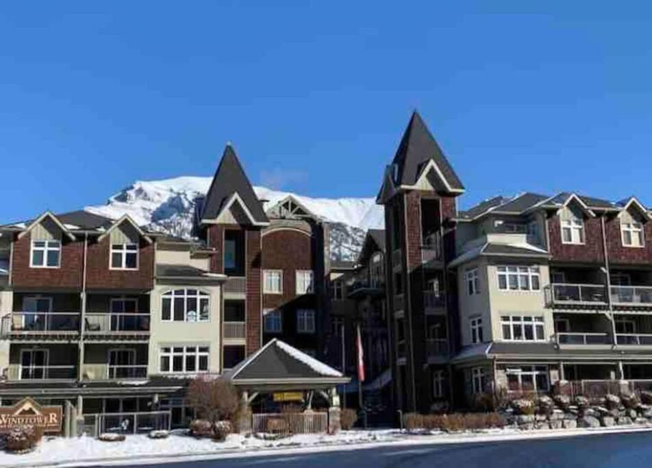 Lux 2br 5bd Mountain View! Apartment Canmore
