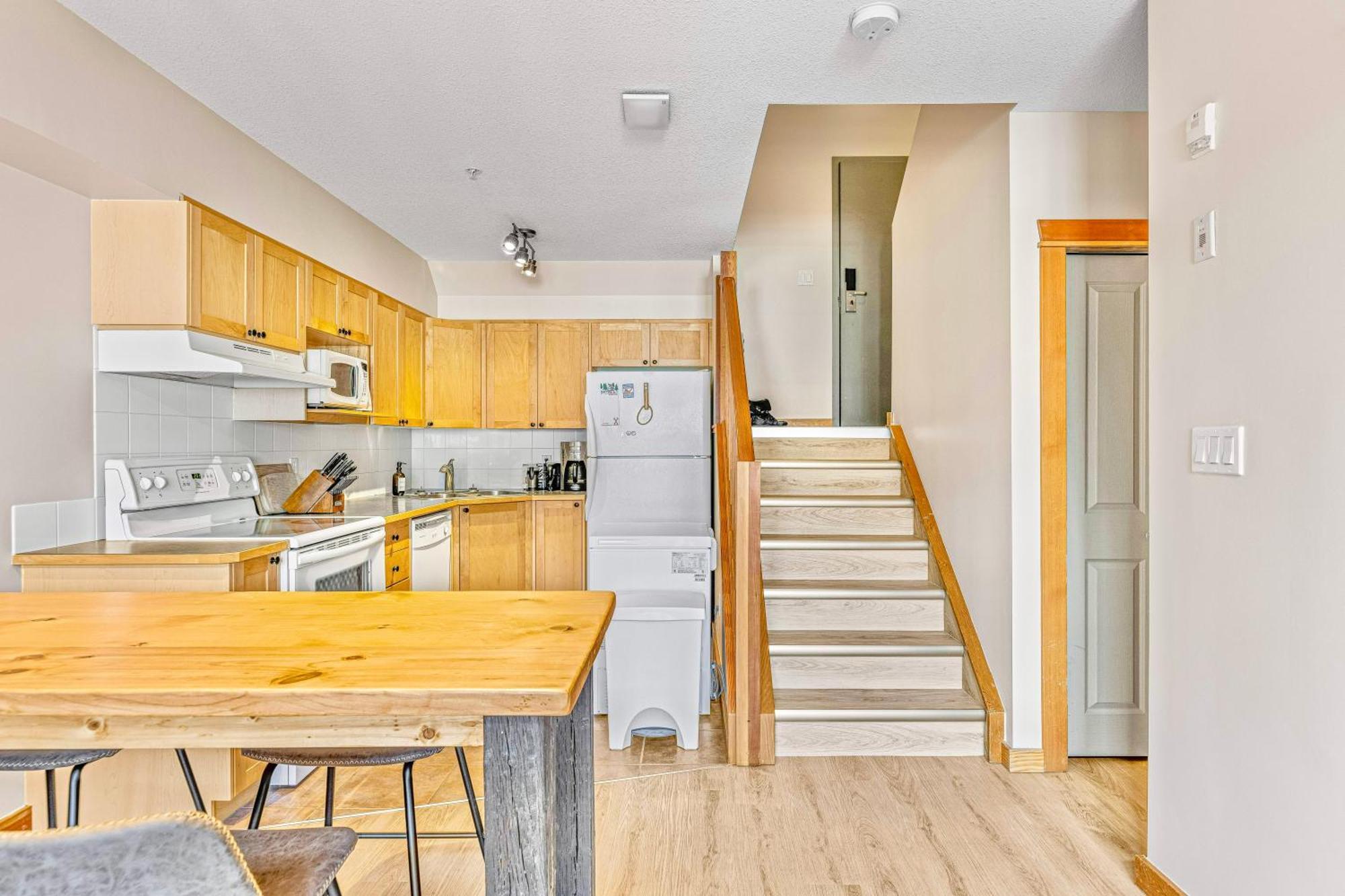 Mountain View Loft Heated Outdoor Pool Holiday home
