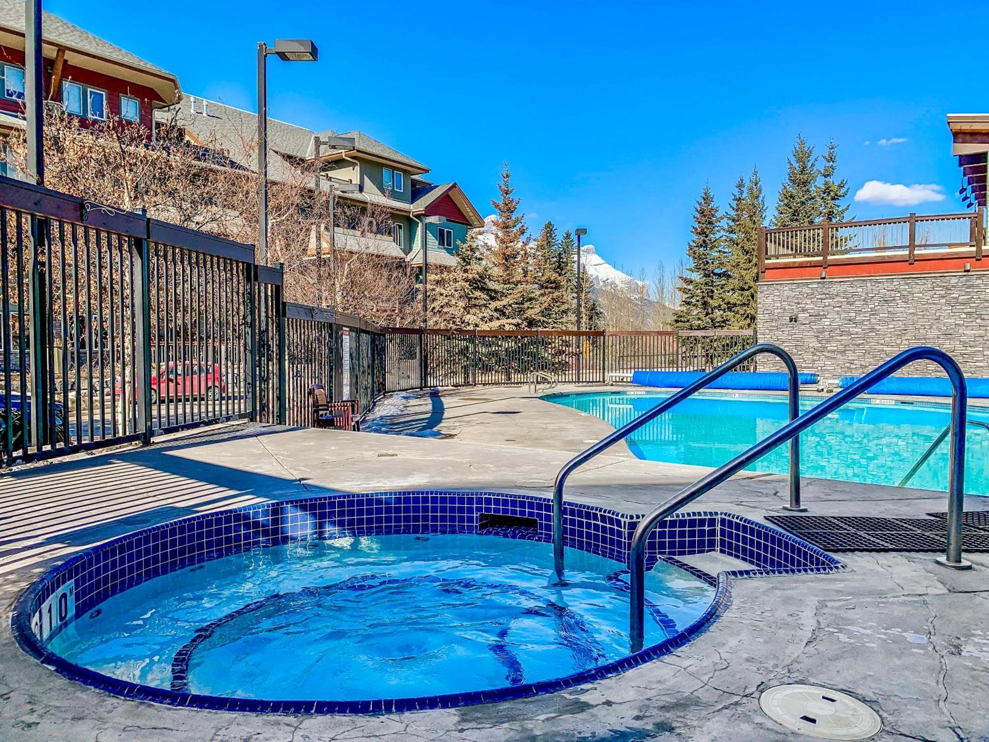 Holiday home Mountain View Loft Heated Outdoor Pool *