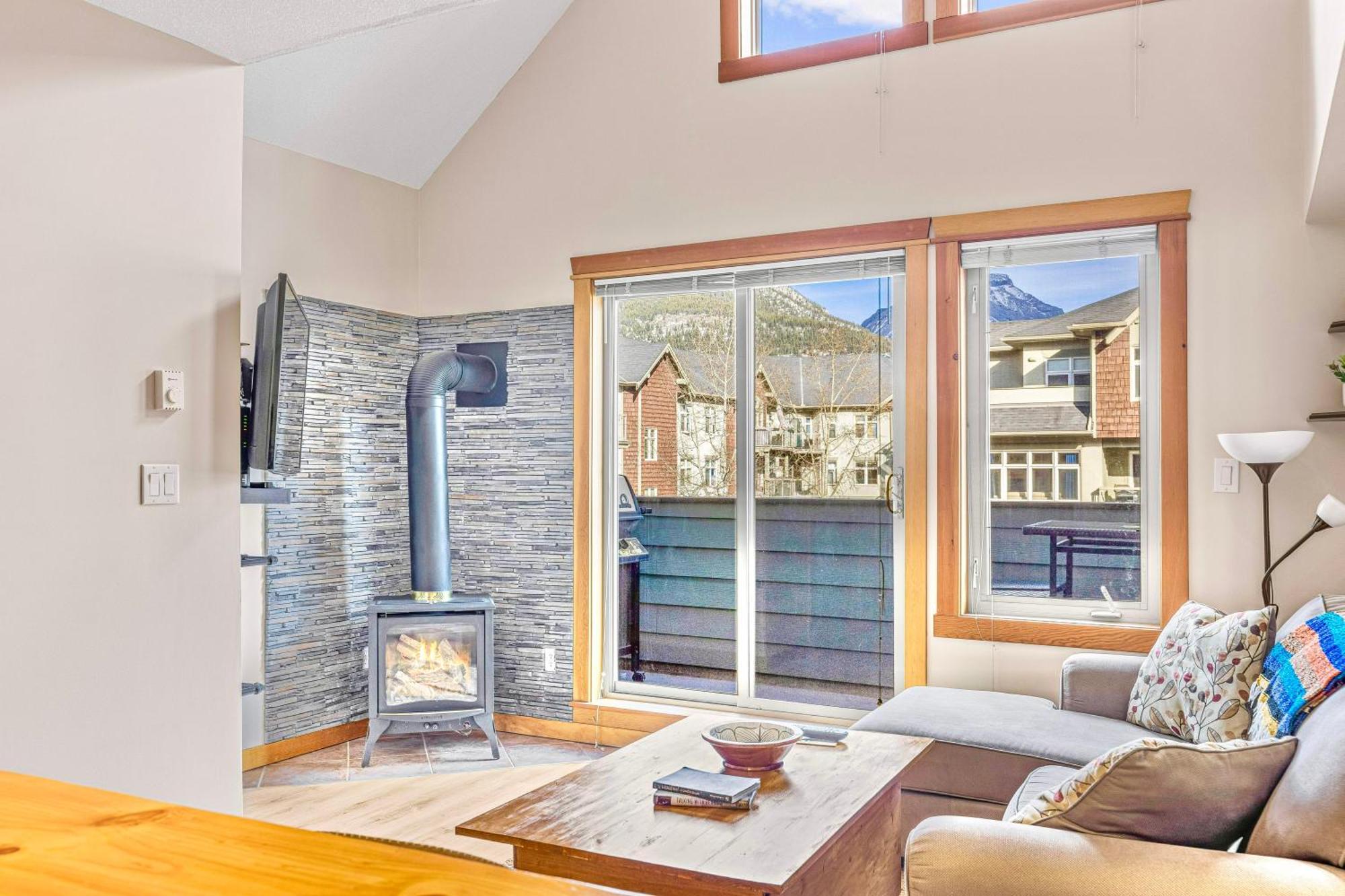 Mountain View Loft Heated Outdoor Pool