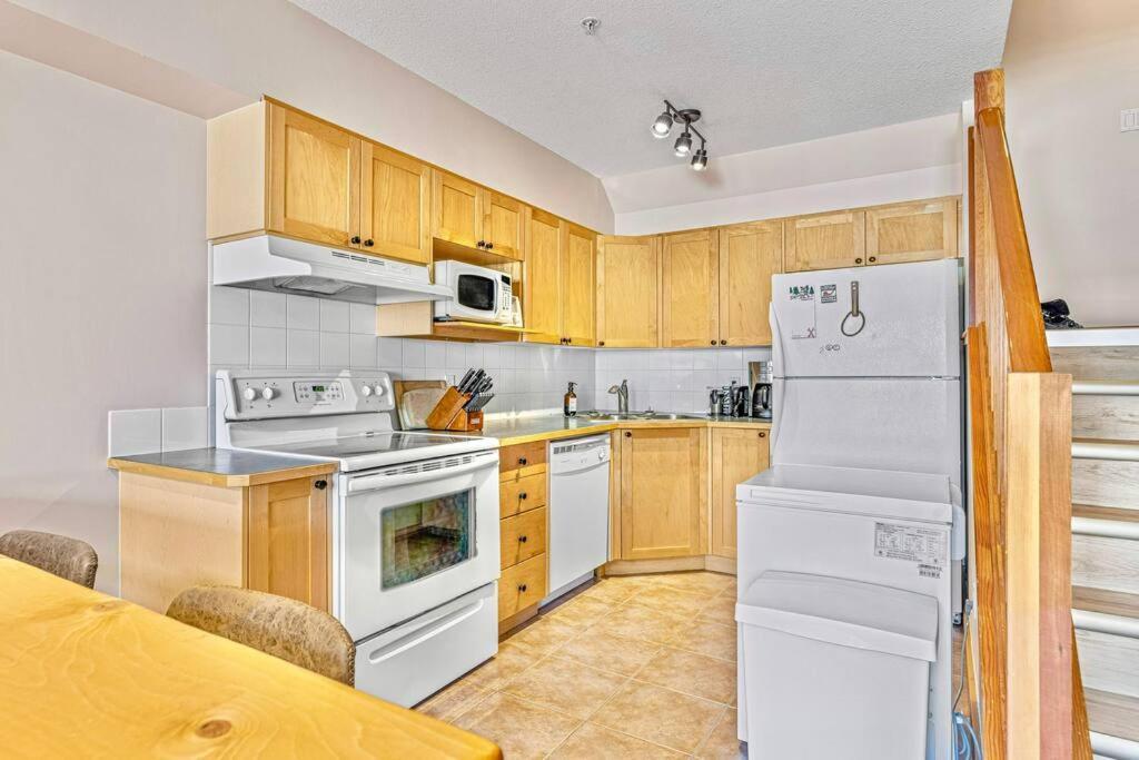 Holiday home Mountain View Loft Heated Outdoor Pool