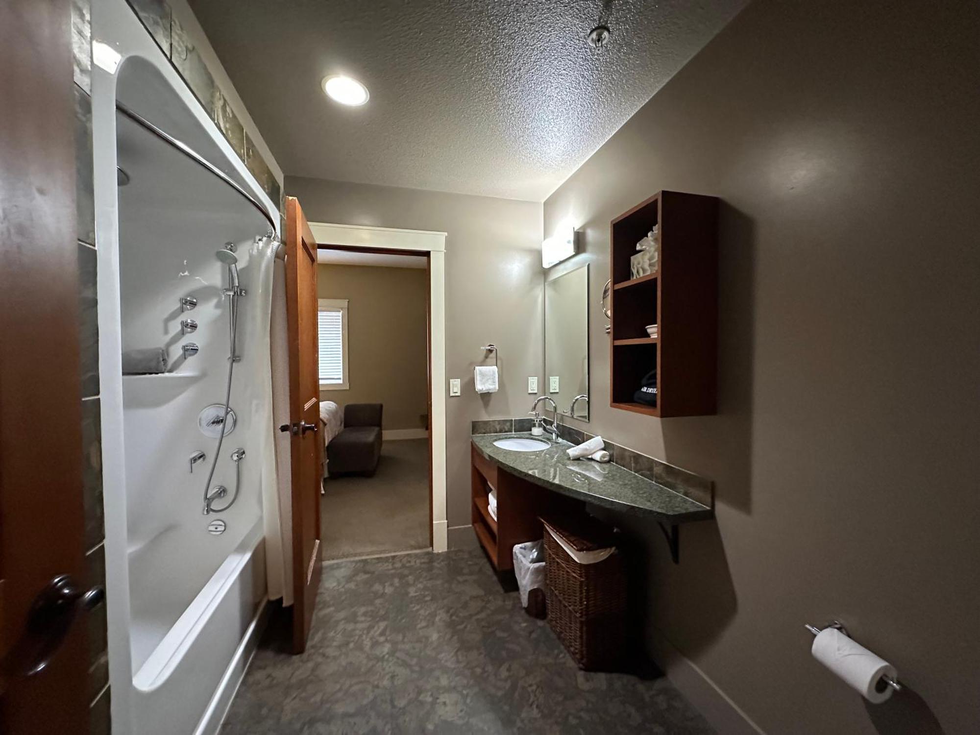 Solara Mountain Retreat - Pool - Hot Tub - - Gym Aparthotel Canmore