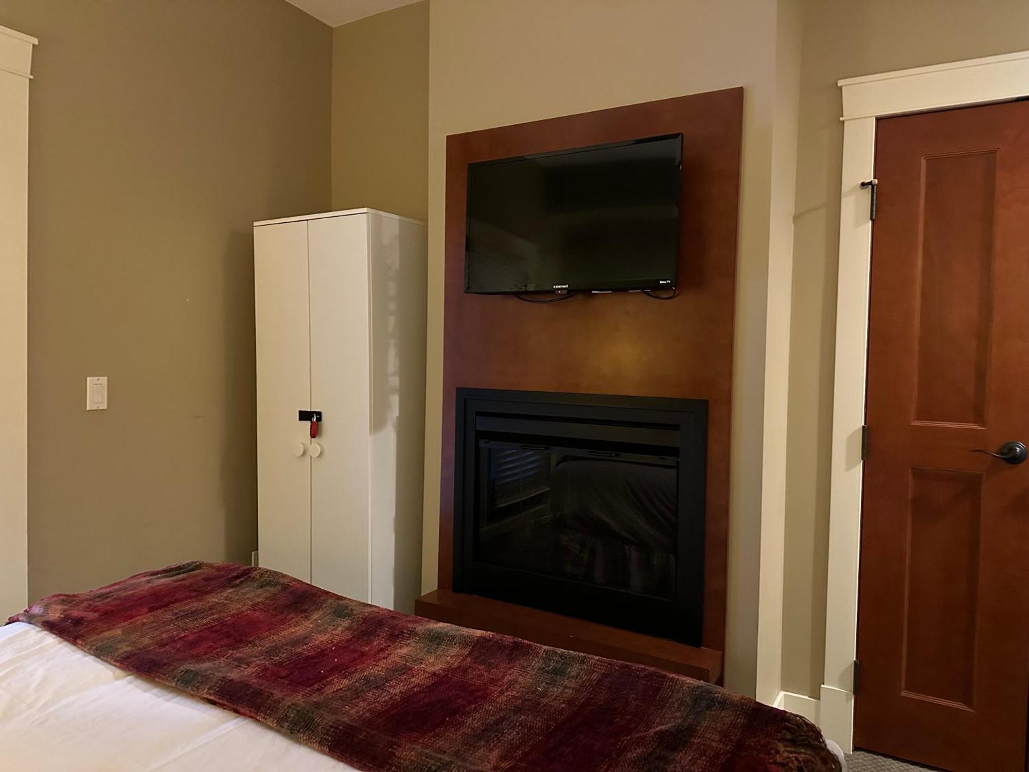 Solara Mountain Retreat - Pool - Hot Tub - - Gym *