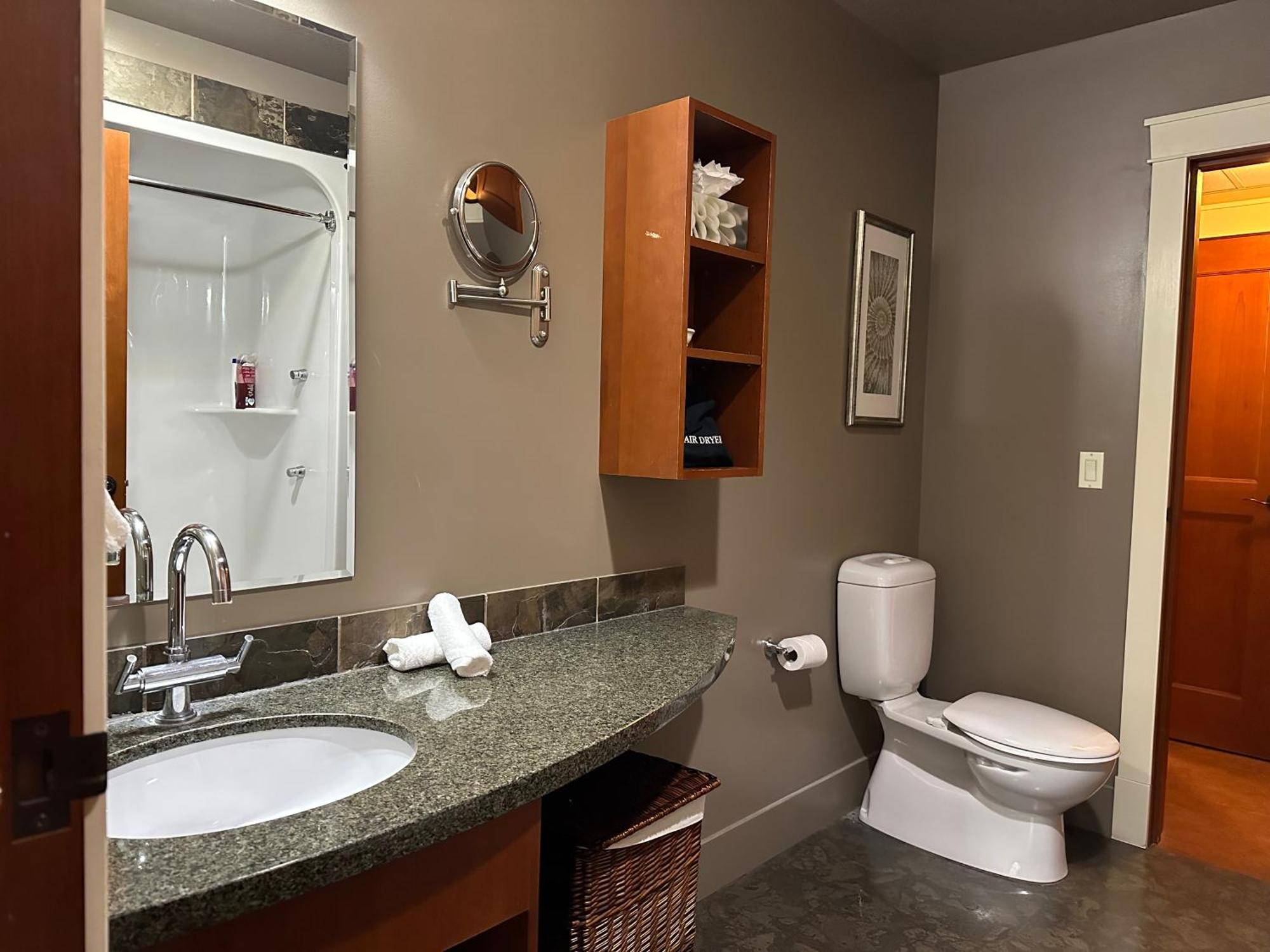Solara Mountain Retreat - Pool - Hot Tub - - Gym Canmore