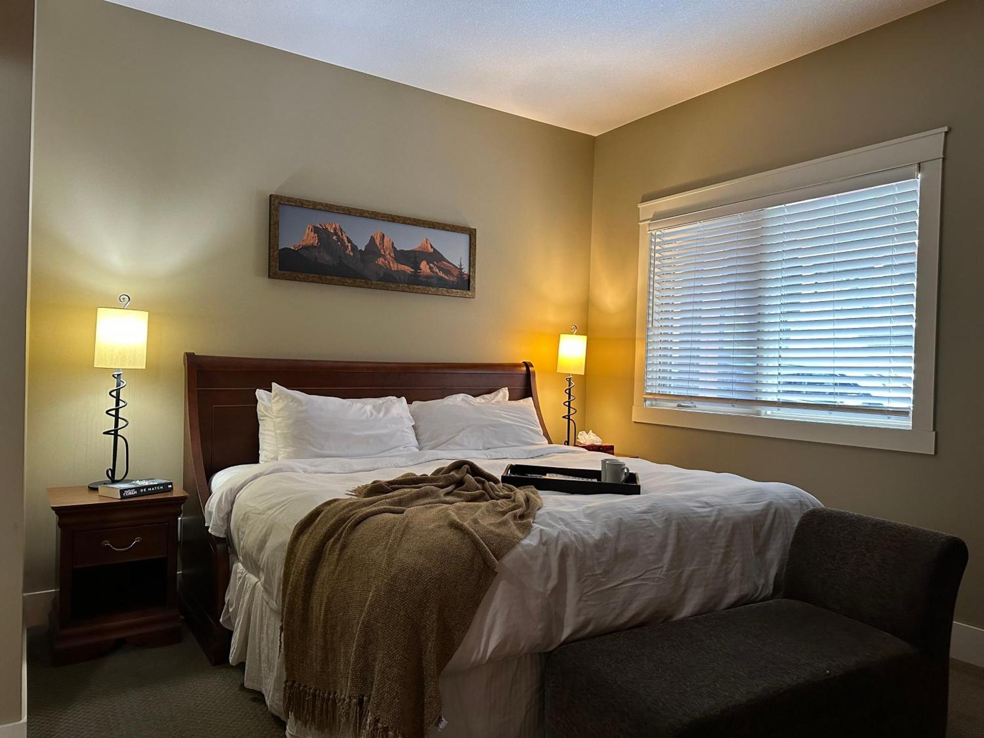 Solara Mountain Retreat - Pool - Hot Tub - - Gym Aparthotel Canmore