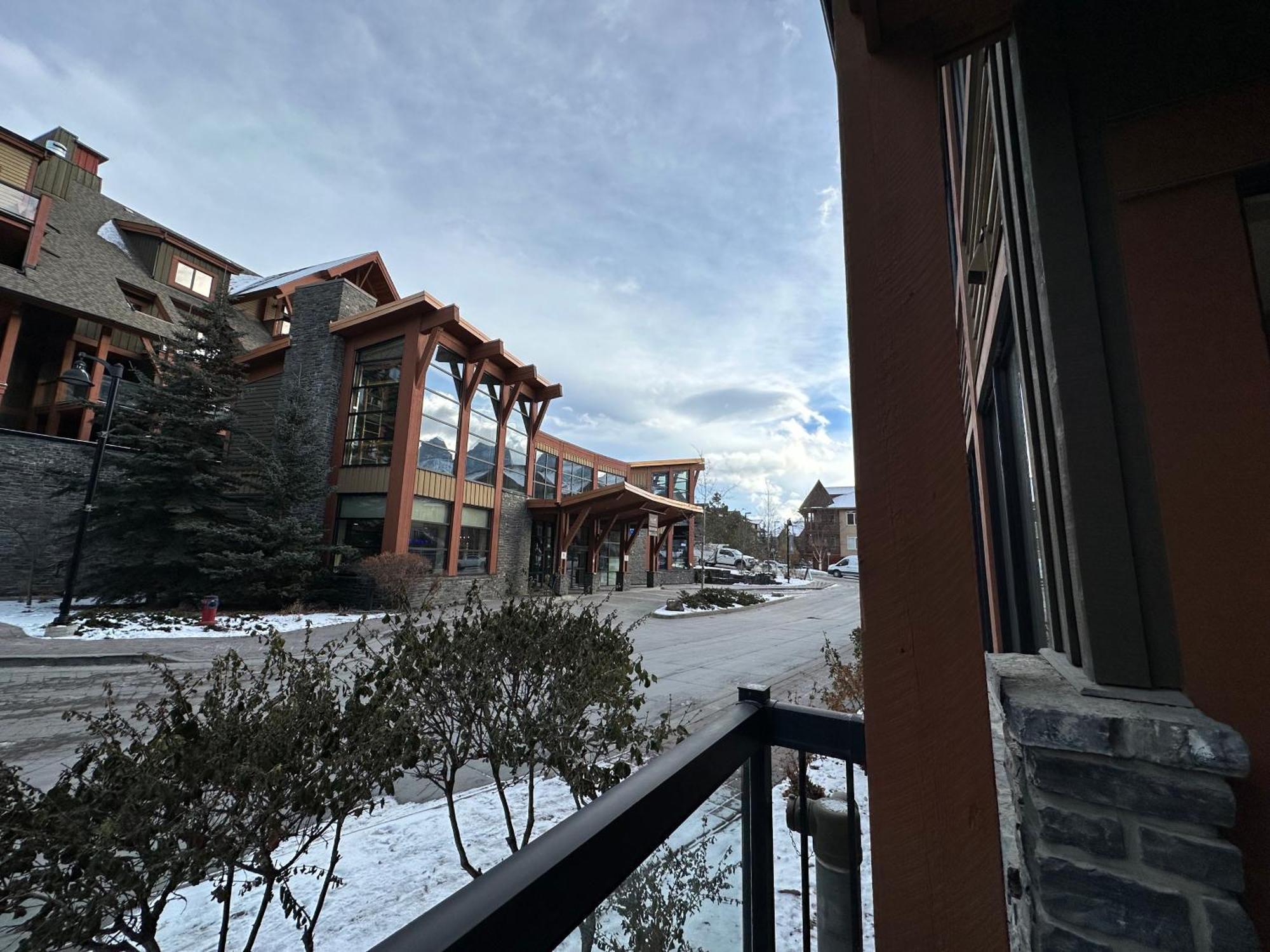 Solara Mountain Retreat - Pool - Hot Tub - - Gym * Canmore