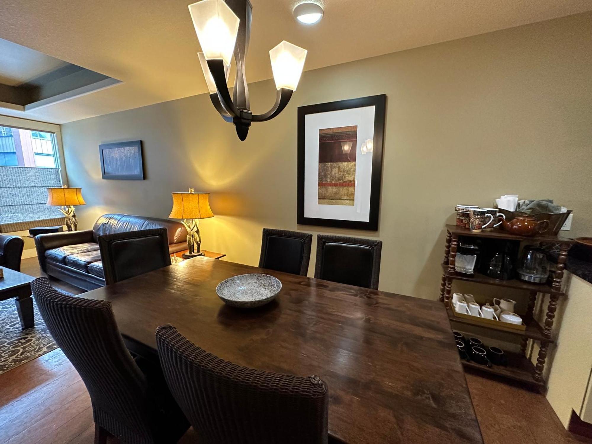 Solara Mountain Retreat - Pool - Hot Tub - - Gym Aparthotel Canmore